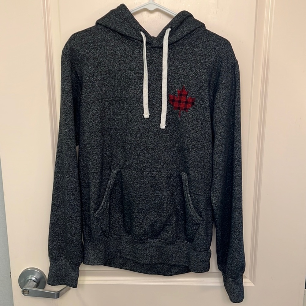Canada Niagara Falls Buffalo Plaid Maple Leaf Charcoal Gray Sweatshirt Small